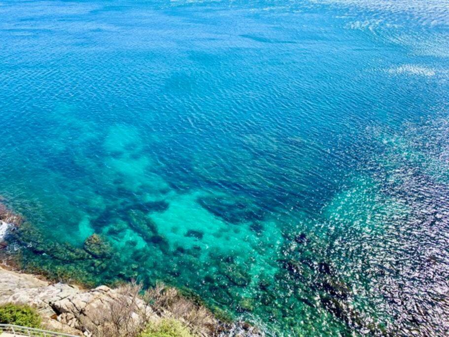 דירות Les Pieds Dans L'Eau, La Tete Dans Les Nuages, רוזס מראה חיצוני תמונה